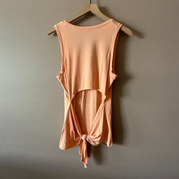 Women's M Fabletics Mariela Tank Peach - Picture 5 of 7